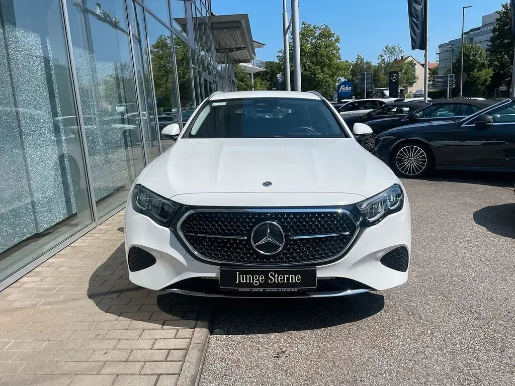 Gebraucht Mercedes E220 Avantgarde 197 PS (144 kW) 2025 Unilack polarweiß Kombi