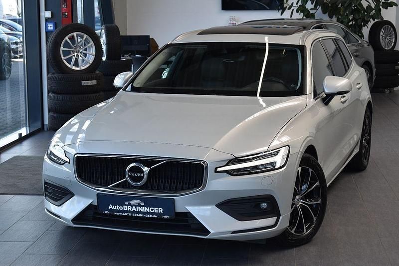 Silber Gebraucht 2020 Volvo V60 Momentum Kombi | 21.850 € (Guter Preis) - Bild 1/4