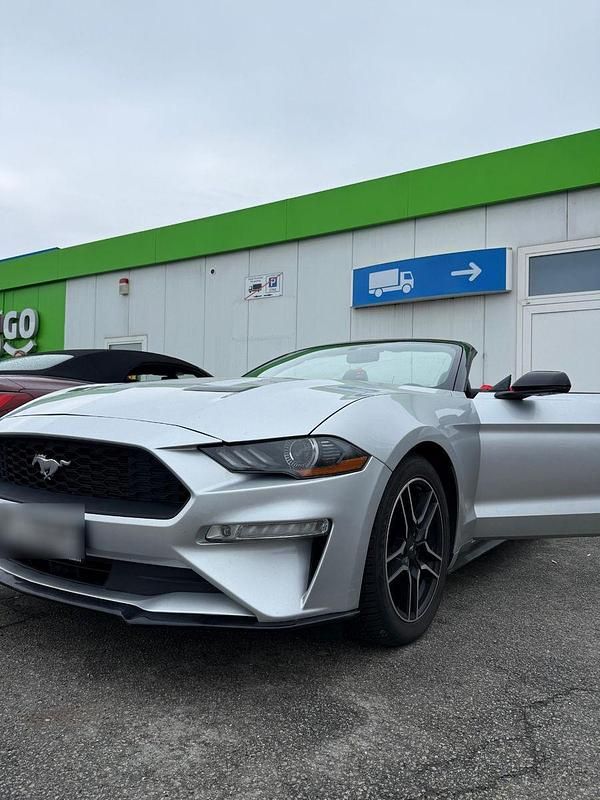 Second-hand Ford Mustang 317 CP (233 kW) 2017 Argintiu Cabrio