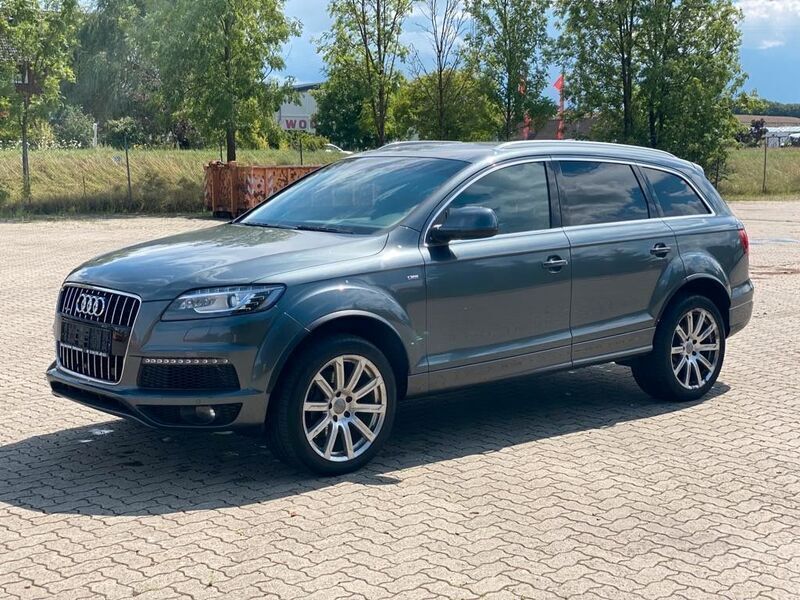 Grau Gebraucht 2015 Audi Q7 S-Line SUV | 18.000 € (Guter Preis) - Bild 1/4
