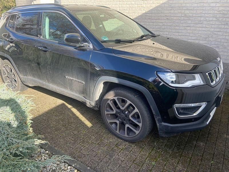 Gebraucht Jeep Compass Limited 140 PS (102 kW) 2018 Schwarz SUV