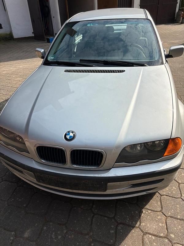 Gebraucht BMW 318 143 PS (105 kW) 1998 Limousine