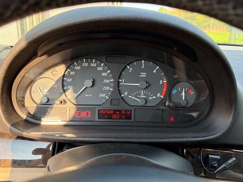 Second-hand BMW 320 150 CP (110 kW) 2004 Albastru Coupe