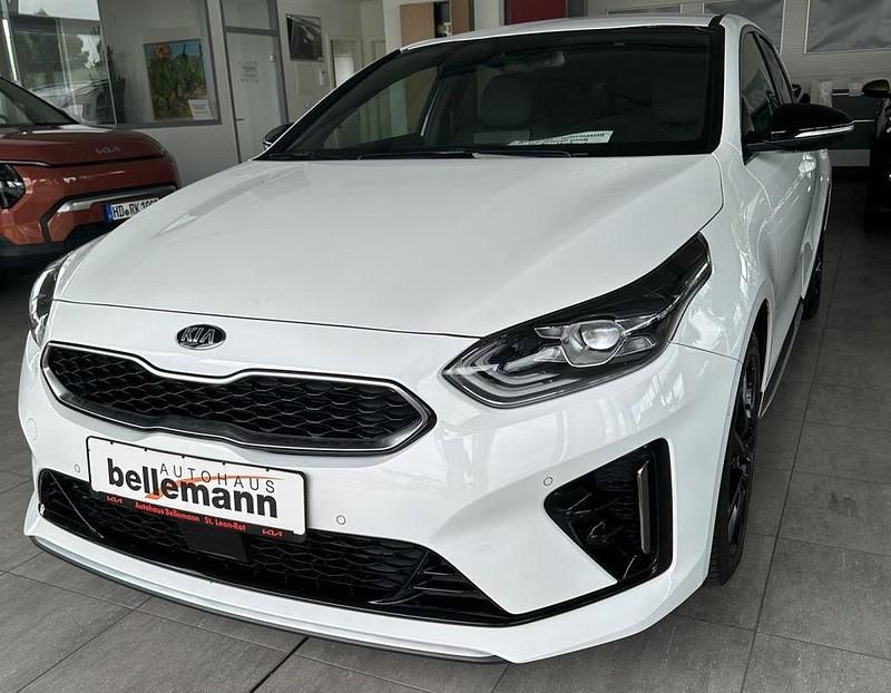Weiß Gebraucht 2019 Kia ProCeed GT GT-Line Kleinwagen | 18.950 € (Guter Preis) - Bild 1/4