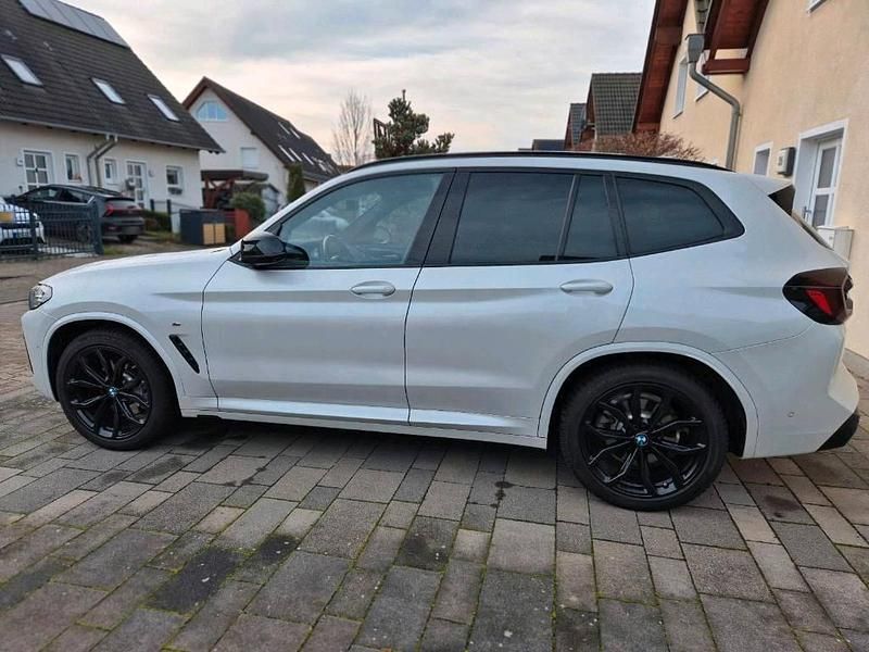 Gebraucht BMW iX3 Impressive 205 kW (280 PS) 2023 Weiß SUV