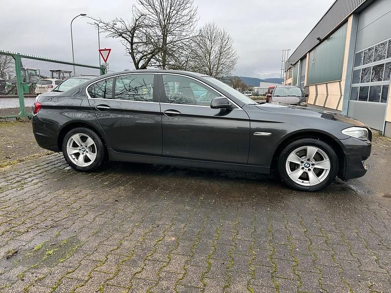Gebraucht BMW 525 204 PS (150 kW) 2011 Grau Limousine
