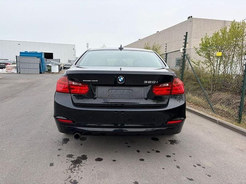 Second-hand BMW 320 184 CP (135 kW) 2012 Negru Berlinǎ