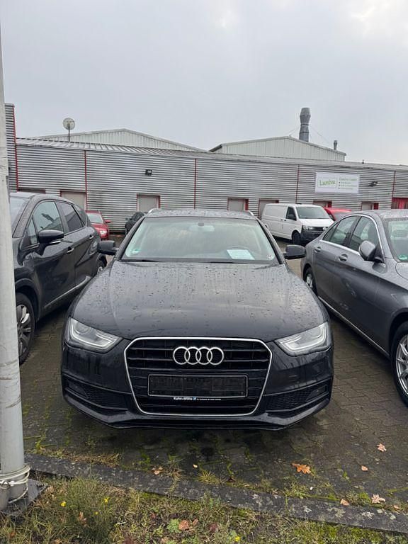 Schwarz Gebraucht 2015 Audi A4 Ambition Kombi | 9.990 € (Guter Preis) - Bild 1/4