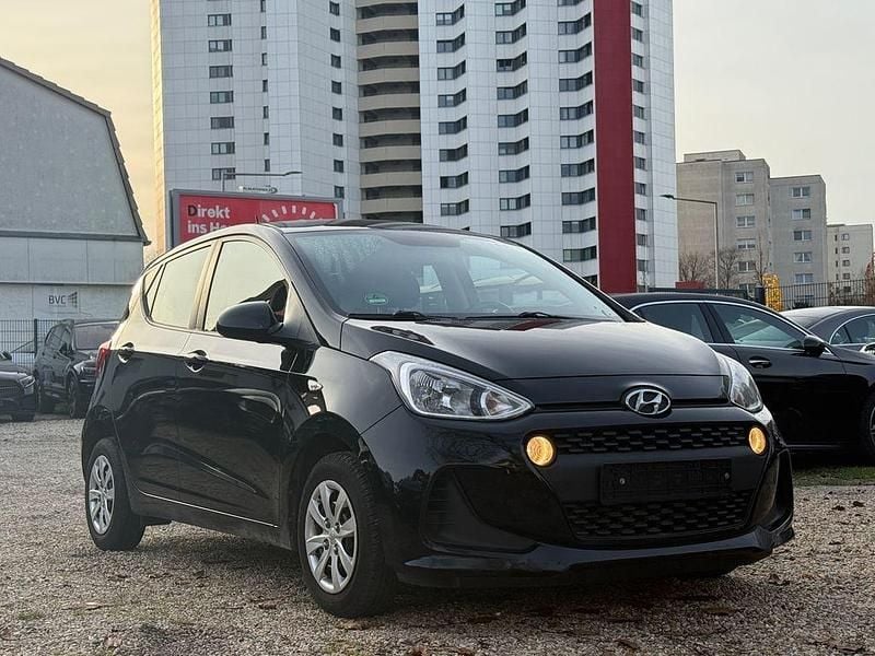 Schwarz Gebraucht 2017 Hyundai i10 Classic Kleinwagen | 5.900 € (Superpreis) - Bild 1/4