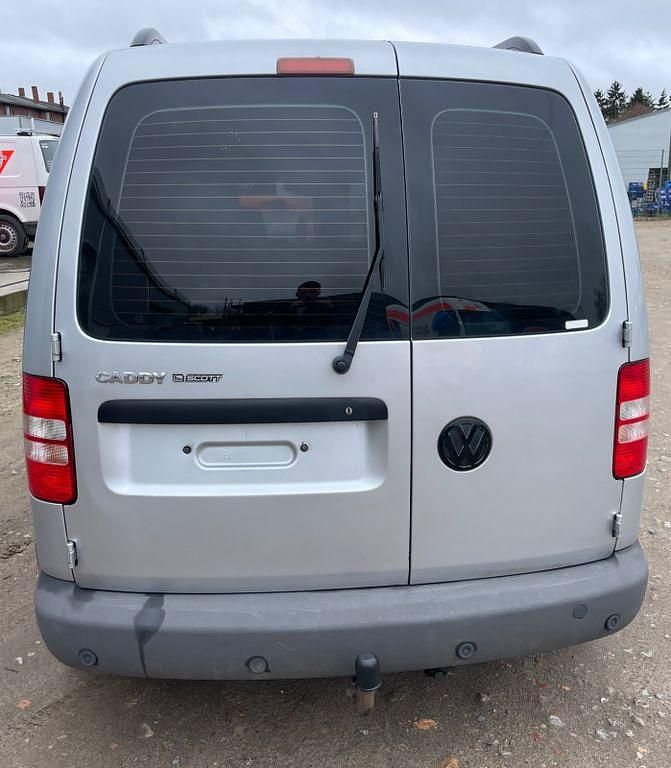 Gebraucht VW Caddy 105 PS (77 kW) 2009 Silber Van / Kleinbus