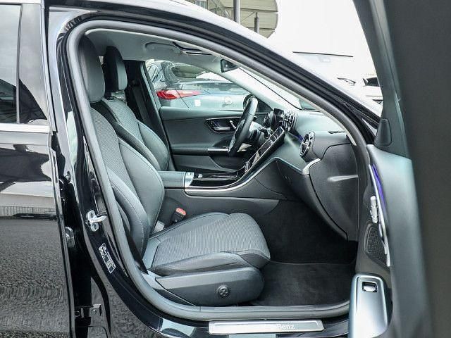 Schwarz / obsidianschwarz Gebraucht 2023 Mercedes C180 Advanced Plus Kombi | 34.370 € (Fairer Preis) - Bild 1/4