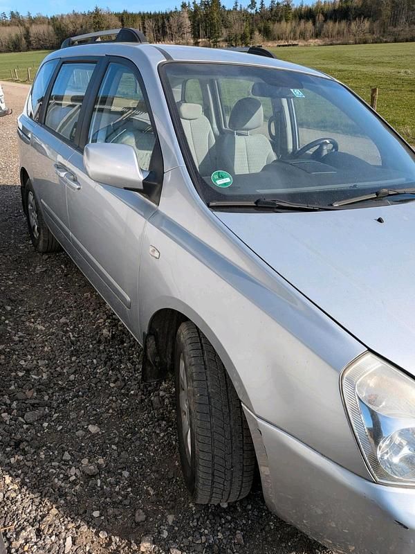 Gebraucht Kia Carnival 185 PS (136 kW) 2008 Silber Van / Kleinbus