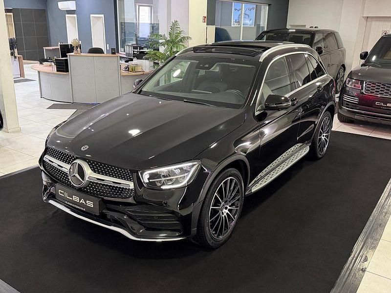 Schwarz unilack Gebraucht 2020 Mercedes GLC220 AMG line SUV | 38.900 € (Fairer Preis) - Bild 1/4