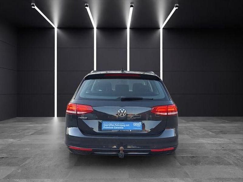 Gebraucht VW Passat 150 PS (110 kW) 2018 Grau Kombi