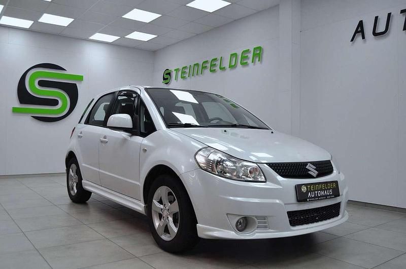 Weiß Gebraucht 2010 Suzuki SX4 City SUV | 4.990 € (Fairer Preis) - Bild 1/4