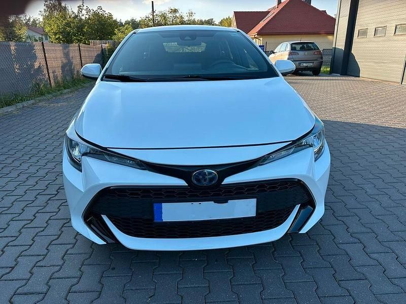 Weiß Gebraucht 2019 Toyota Corolla Club Kombi | 15.500 € (Fairer Preis) - Bild 1/4
