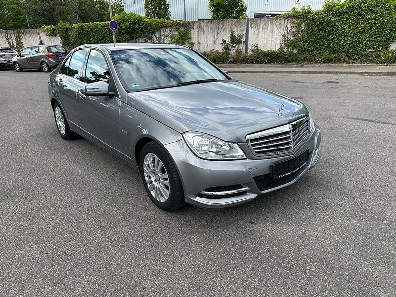 Grau Gebraucht 2012 Mercedes C180 Elegance Limousine | 7.499 € (Guter Preis) - Bild 1/4