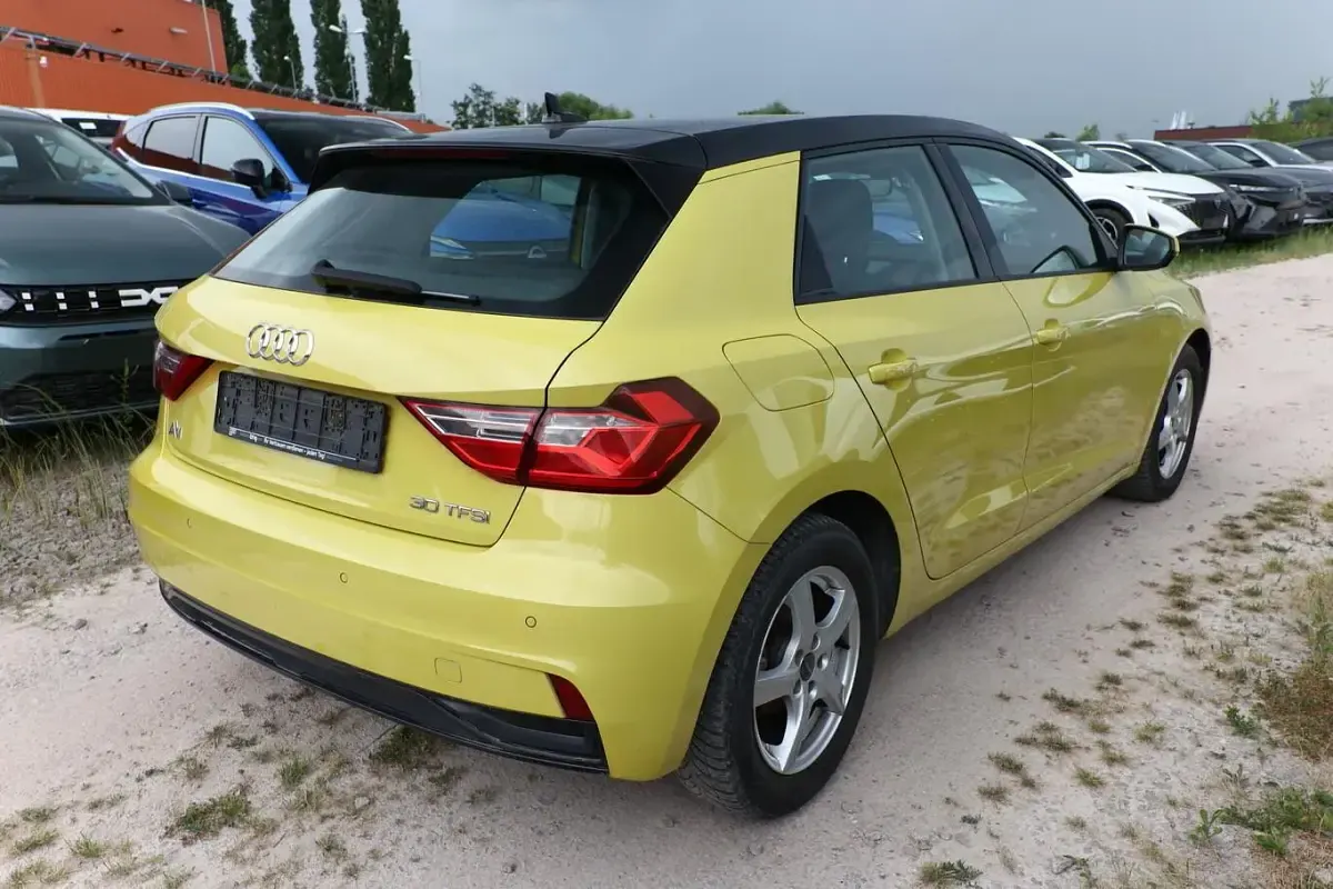 Gebraucht Audi A1 Sportback Advanced Plus 116 PS (85 kW) 2019 Pythongelb metallic / schwarz Kleinwagen