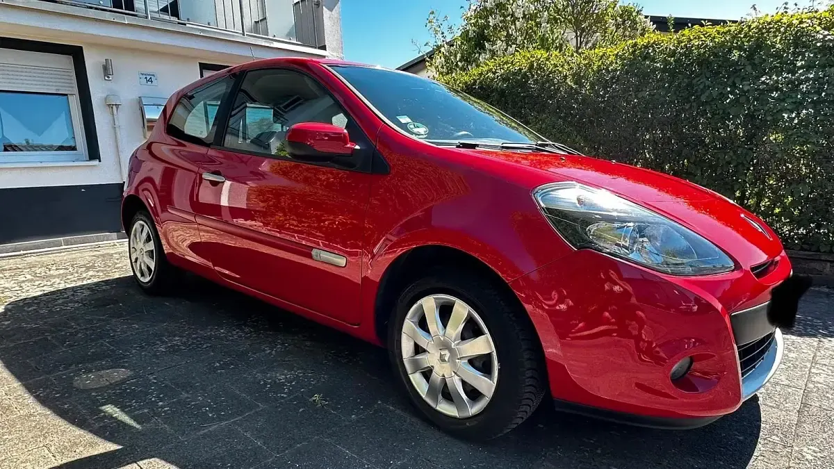Gebraucht Renault Clio 101 PS (74 kW) 2010 Rot Kleinwagen