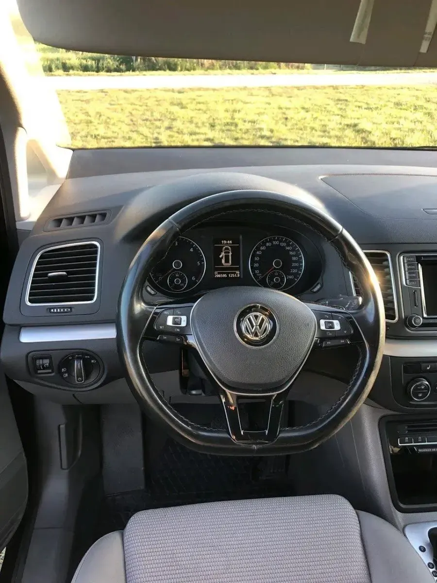 Gebraucht VW Sharan 184 PS (135 kW) 2017 Schwarz Van / Kleinbus