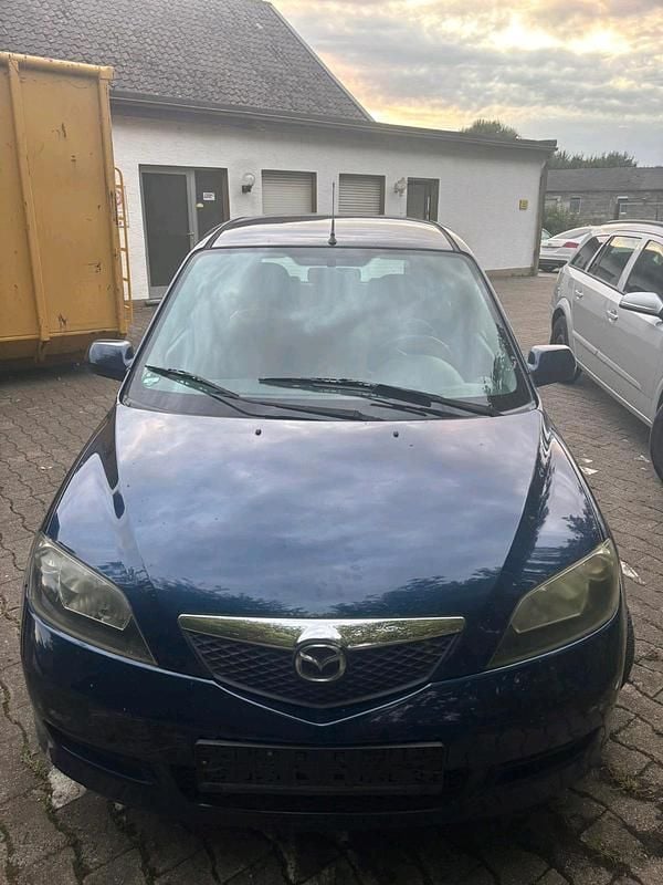 Schwarz Gebraucht 2005 Mazda 2 Limousine | 2.250 € - Bild 1/4