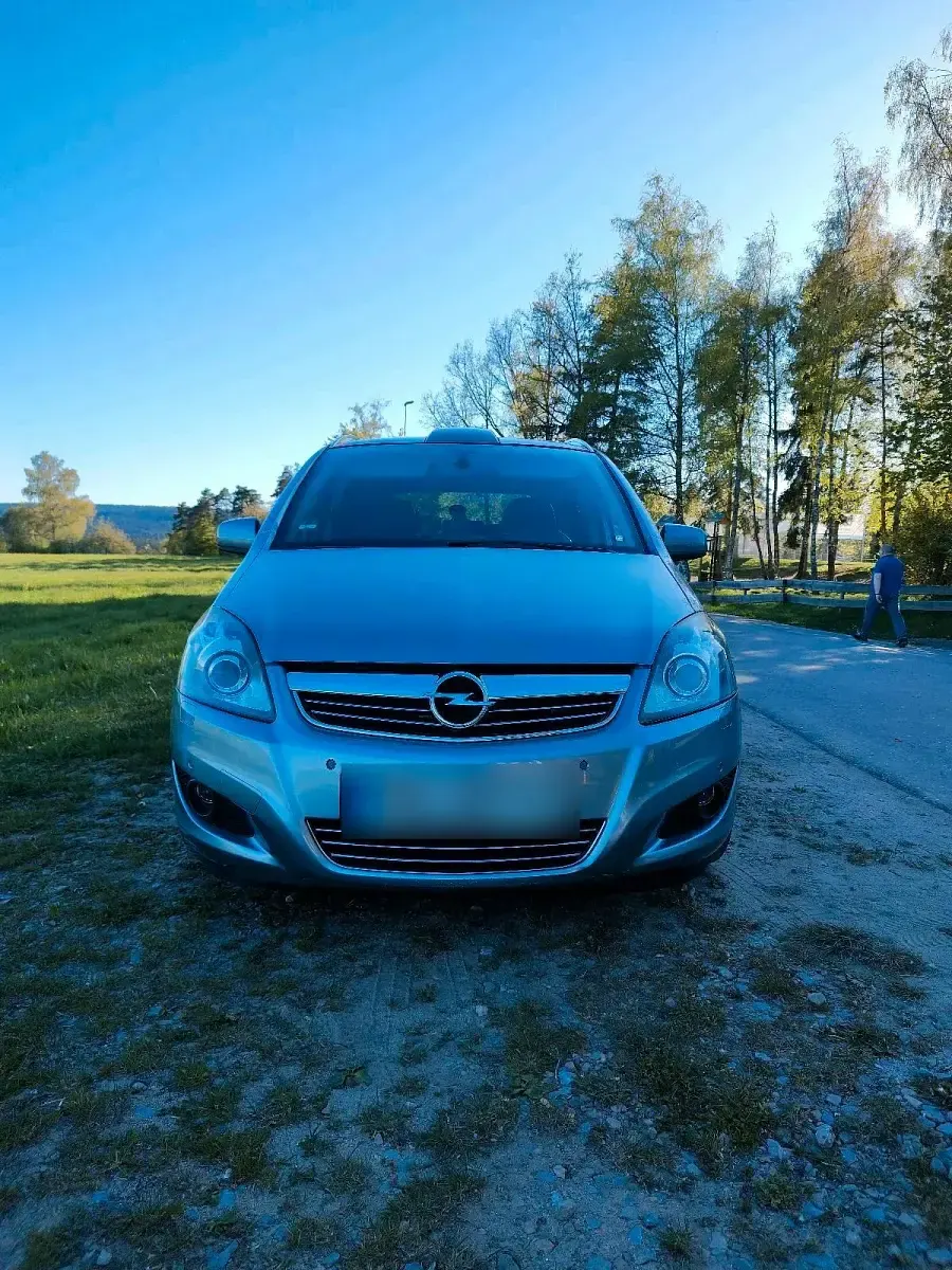 Gebraucht Opel Zafira Innovation 150 PS (110 kW) 2010 Grau Van / Kleinbus