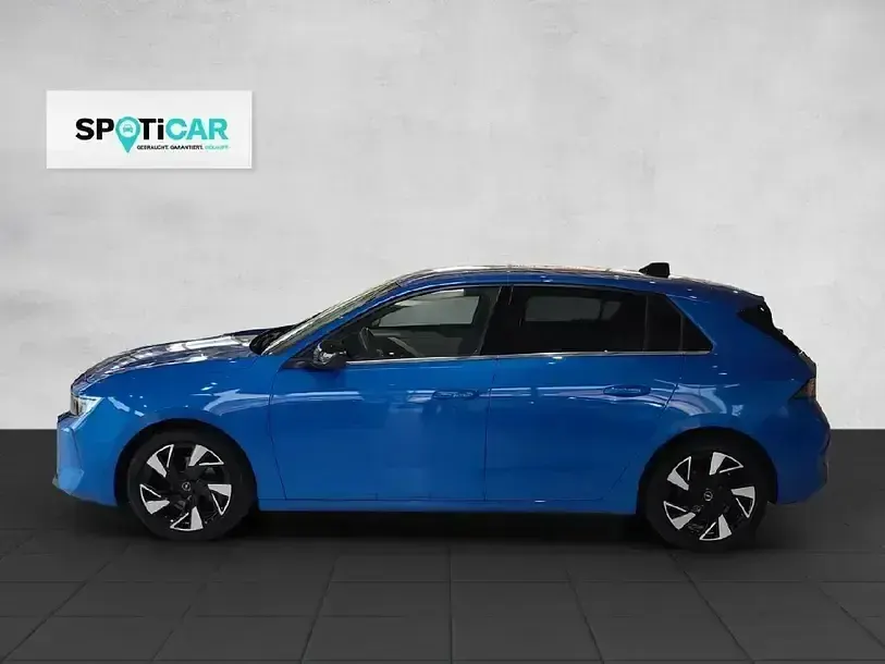 Używany Opel Astra Elegance 131 KM (96 kW) 2022 Niebieski Sedan/Limuzyna