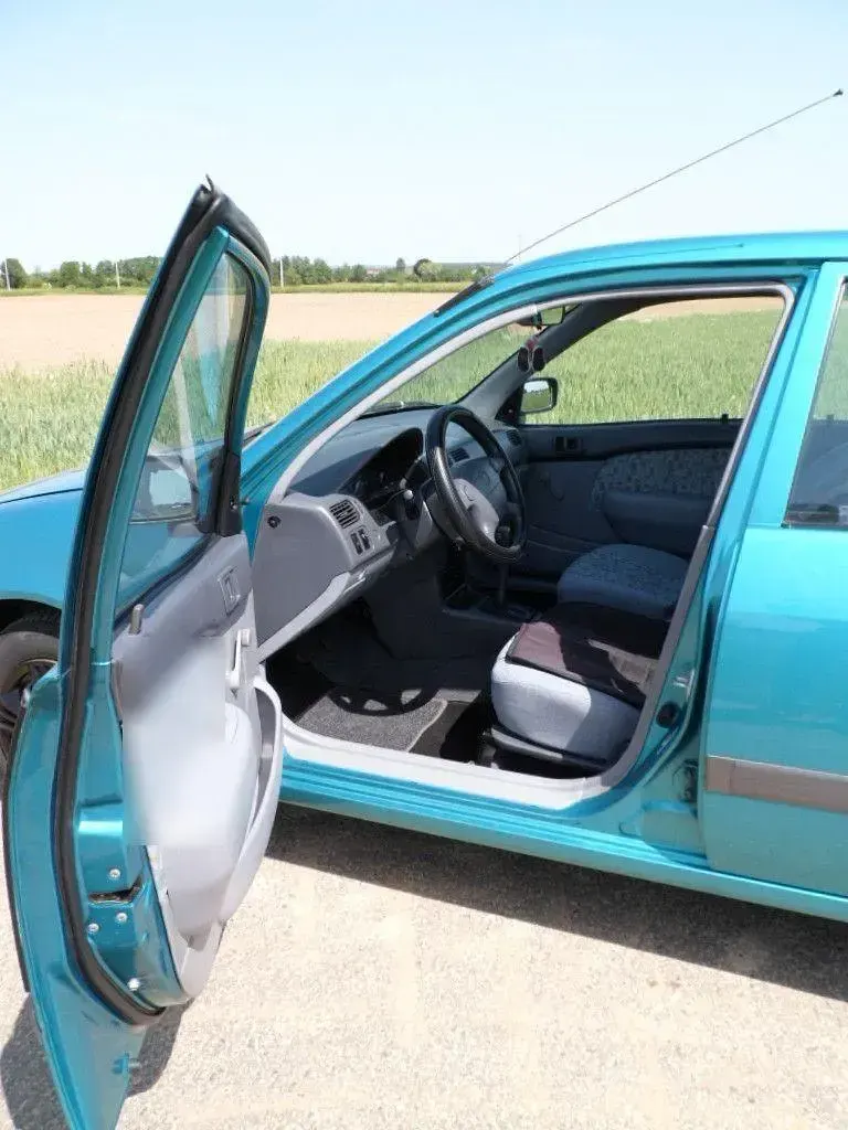 Gebraucht Toyota Starlet 75 PS (55 kW) 1997 Blau Kleinwagen