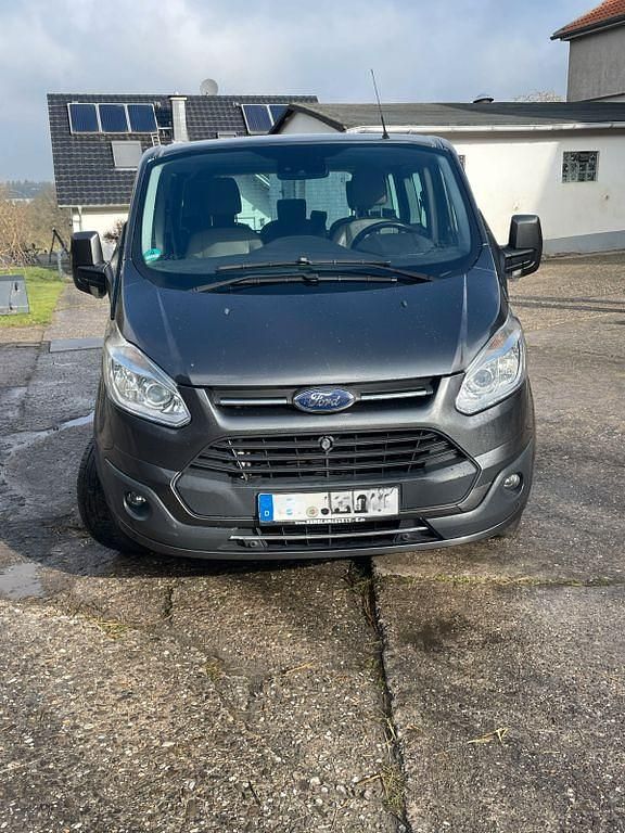 Gebraucht Ford Tourneo Titanium 170 PS (125 kW) 2017 Grau Van / Kleinbus