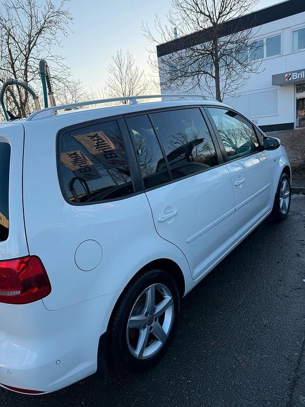 Weiß Gebraucht 2013 VW Touran Van / Kleinbus | 7.000 € (Superpreis) - Bild 1/4