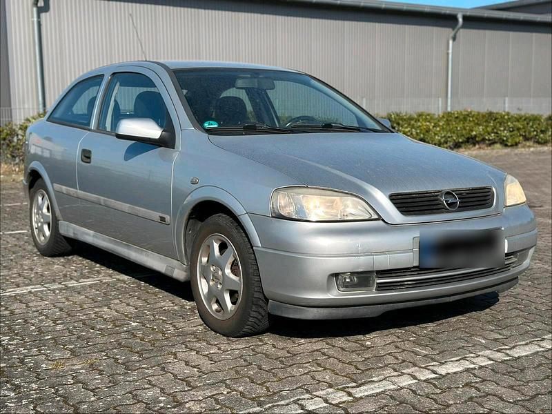 Gebraucht Opel Astra 101 PS (74 kW) 1999 Silber Kleinwagen