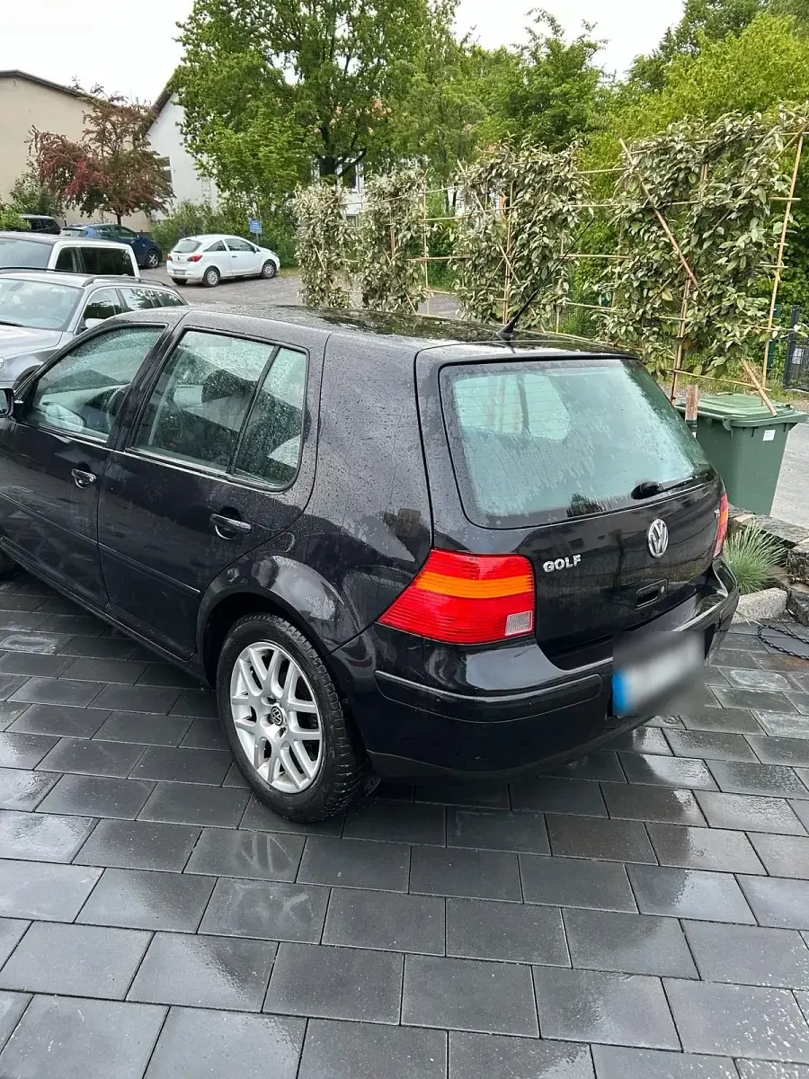 Gebraucht VW Golf IV 100 PS (73 kW) 2002 Schwarz Kleinwagen