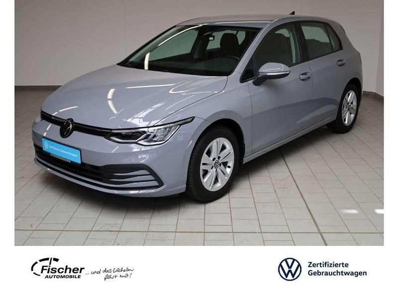 Grau Gebraucht 2024 VW Golf VIII Life Limousine | 26.940 € (Fairer Preis) - Bild 1/2