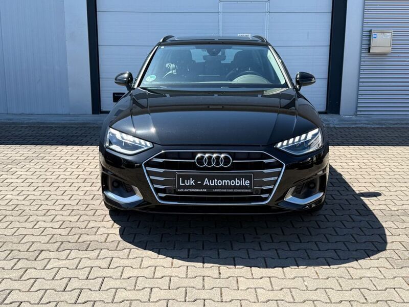 Mythosschwarz metallic Gebraucht 2020 Audi A4 Ambiente Kombi | 24.500 € (Etwas zu teuer) - Bild 1/4