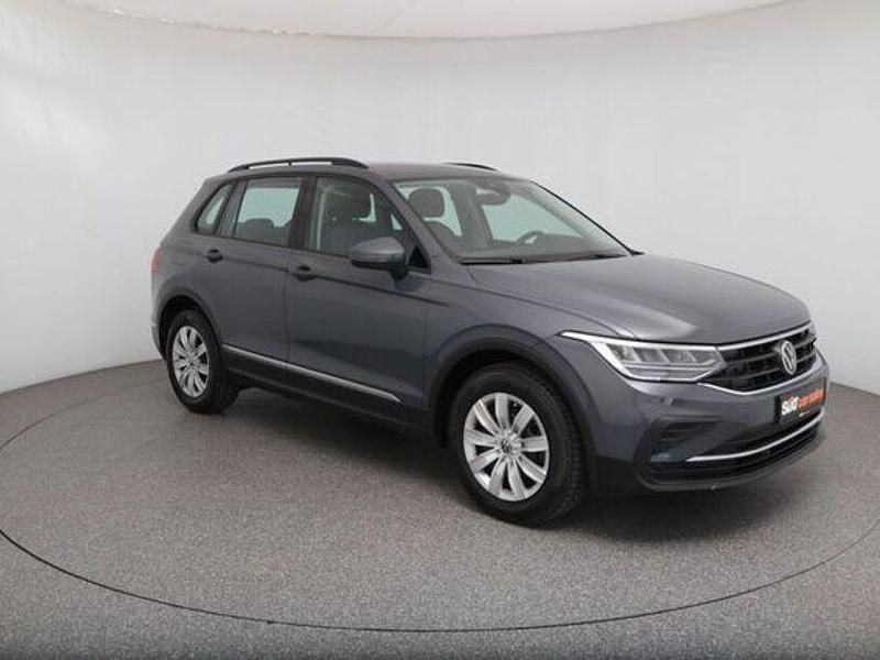 Grau Gebraucht 2022 VW Tiguan Life SUV | 28.550 € (Superpreis) - Bild 1/4