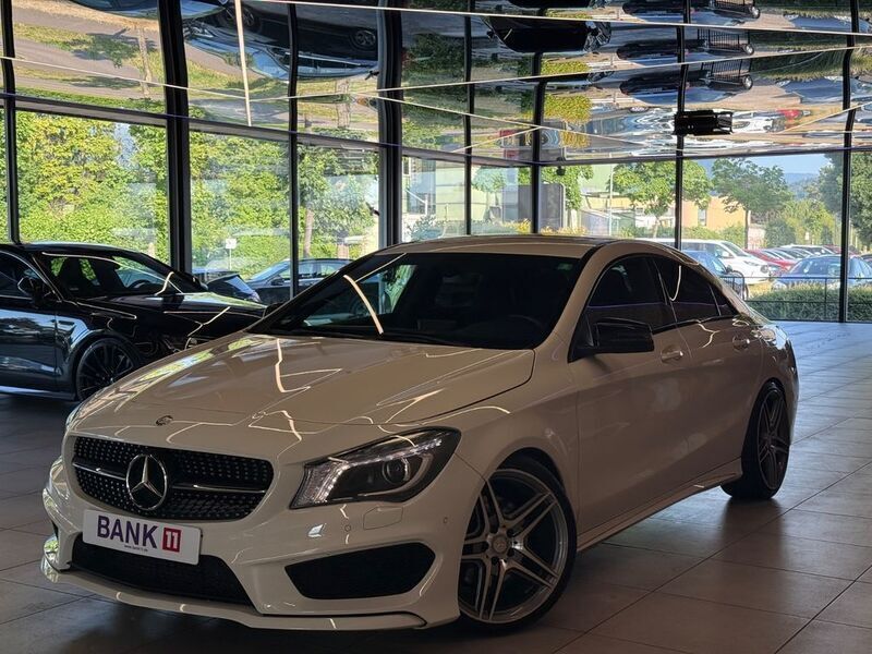 Weiß Gebraucht 2014 Mercedes CLA250 AMG line Limousine | 21.999 € (Fairer Preis) - Bild 1/4
