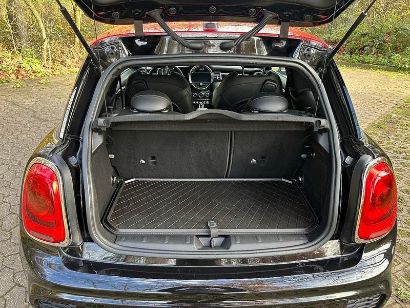 Gebraucht Mini John Cooper Works 231 PS (169 kW) 2018 Schwarz Kleinwagen