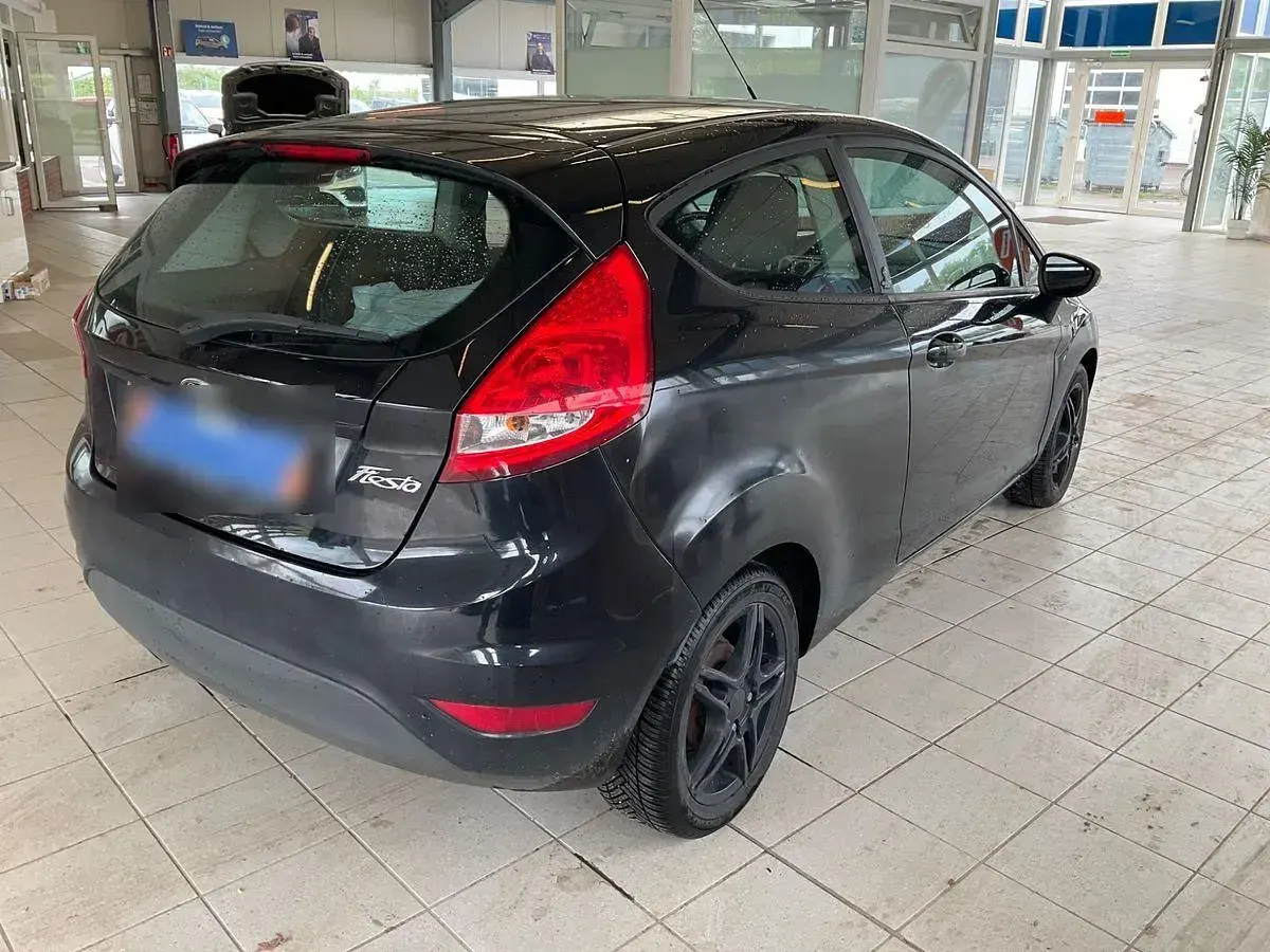 Gebraucht Ford Fiesta Trend 82 PS (60 kW) 2012 Schwarz Limousine