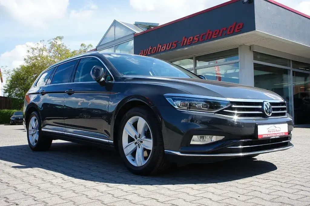 Gebraucht VW Passat Elegance 190 PS (139 kW) 2020 Uranograu Kombi