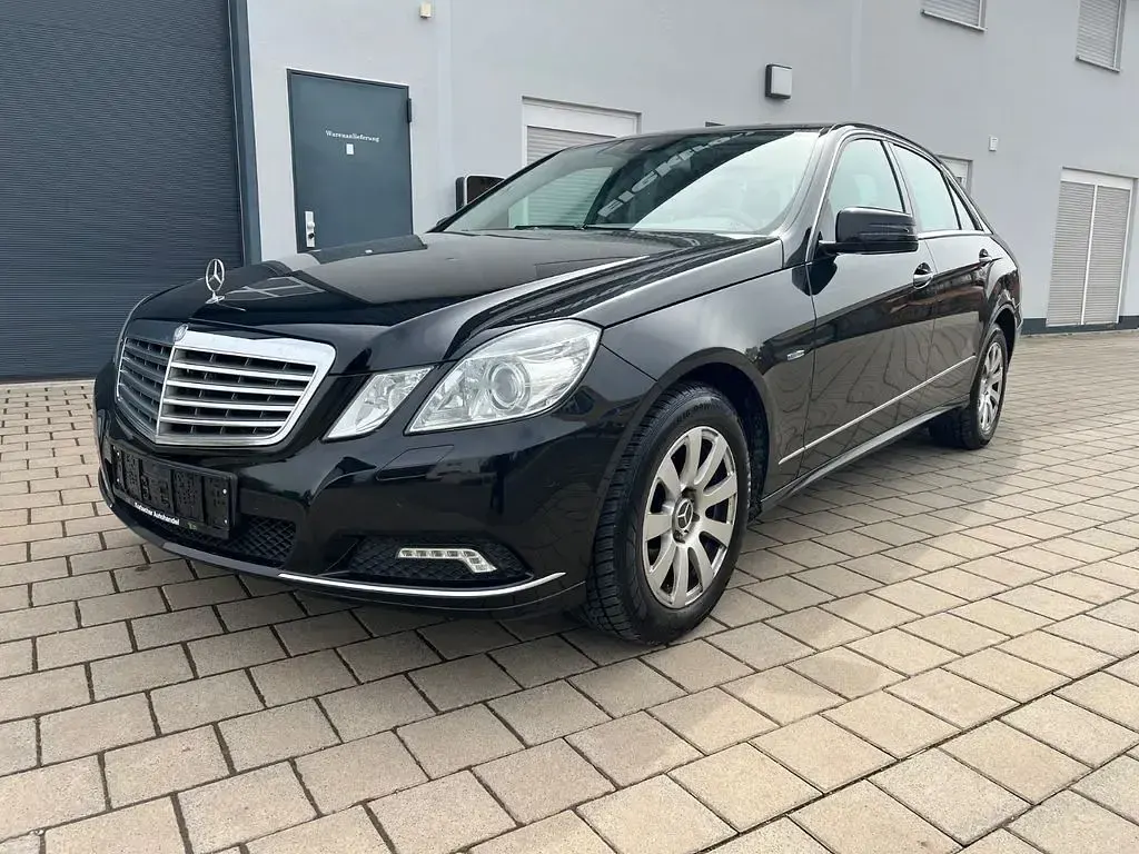 Gebraucht Mercedes E350 292 PS (214 kW) 2010 Schwarz Limousine