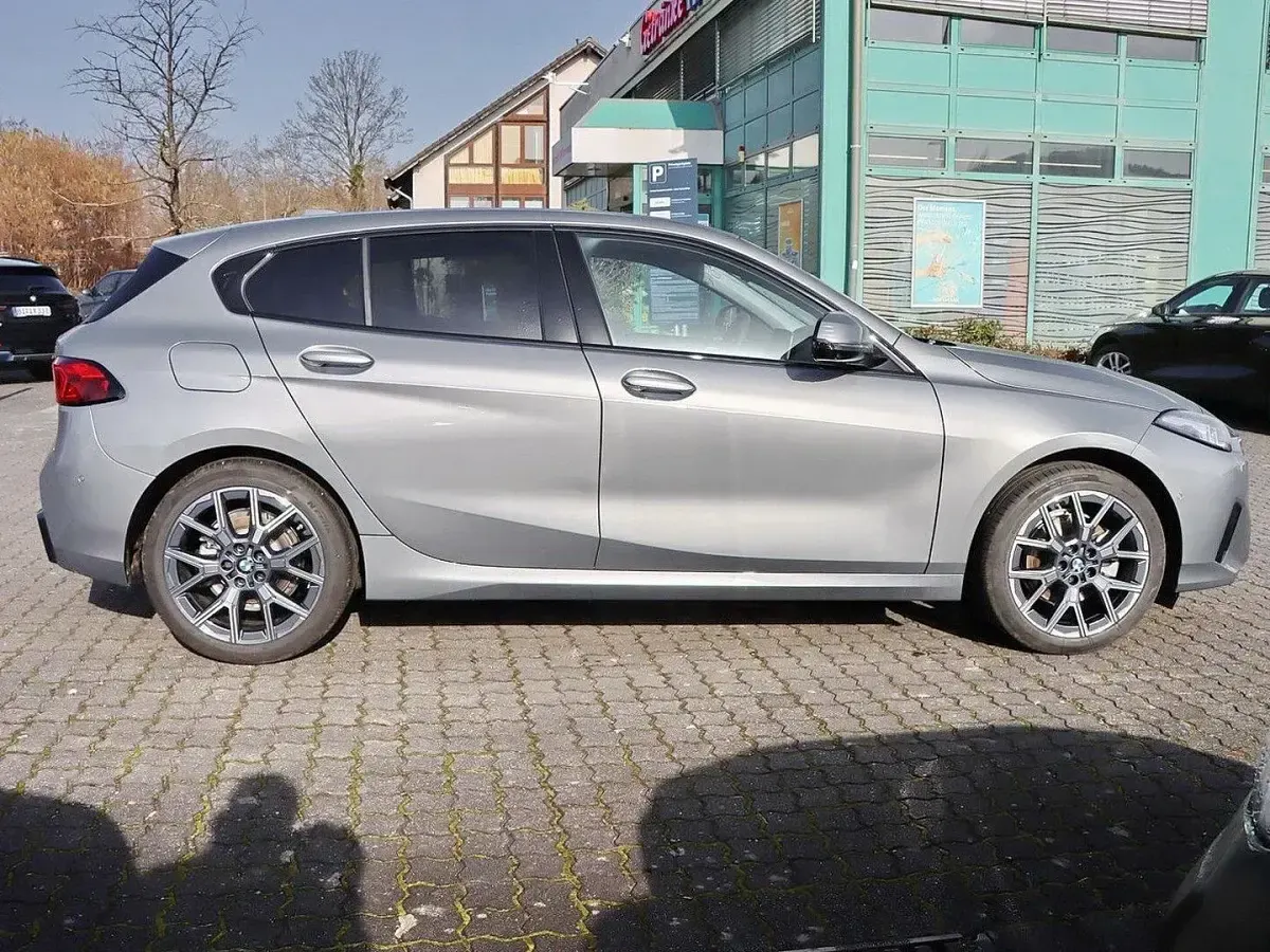 Gebraucht BMW 120 Shadowline 163 PS (119 kW) 2024 Grau Kleinwagen