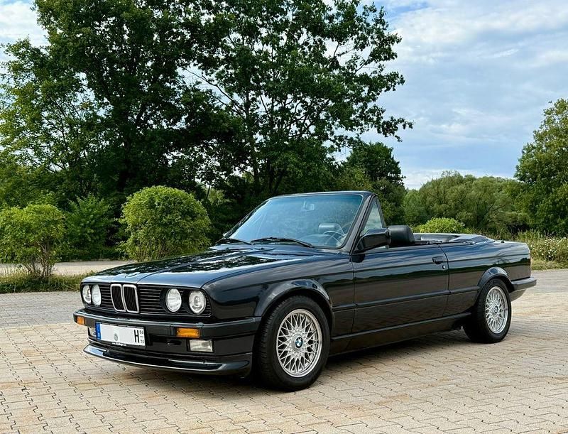 Schwarz Gebraucht 1990 BMW 320 Cabriolet Shadowline Cabrio | 19.500 € - Bild 1/4