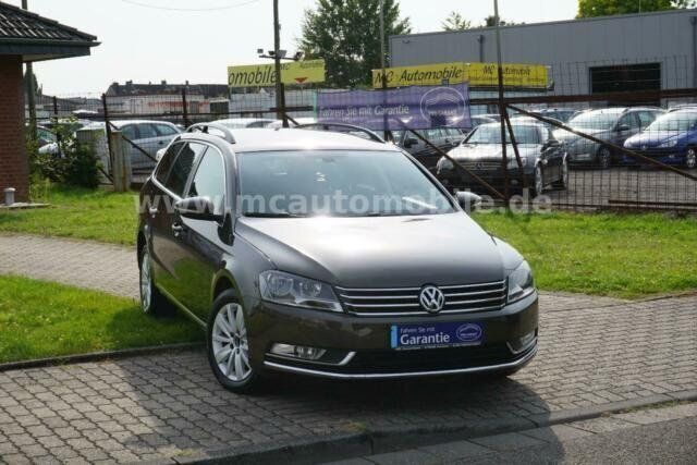 Schwarz metallic Gebraucht 2012 VW Passat Comfortline Kombi | 9.899 € (Teuer) - Bild 1/4