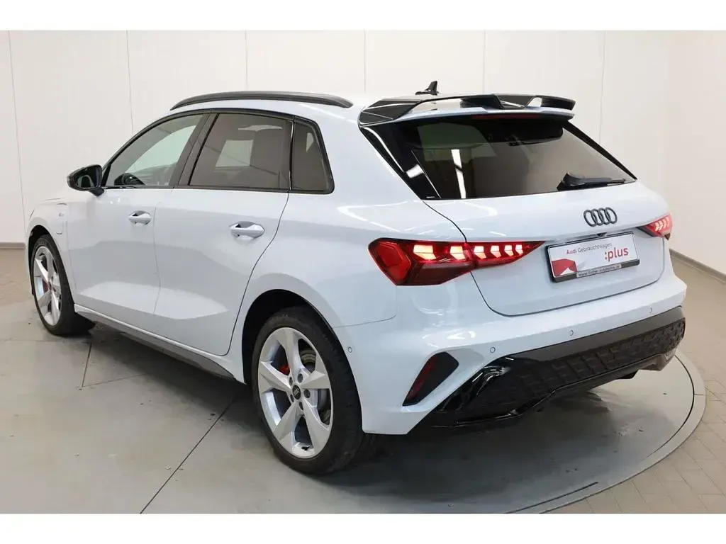 Gebraucht Audi A3 S-Line 272 PS (200 kW) 2025 Gletscherweiß metallic Limousine