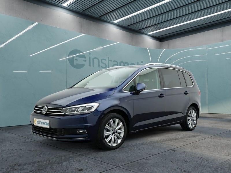 Blau Gebraucht 2024 VW Touran Highline Van / Kleinbus | 36.749 € (Etwas zu teuer) - Bild 1/3