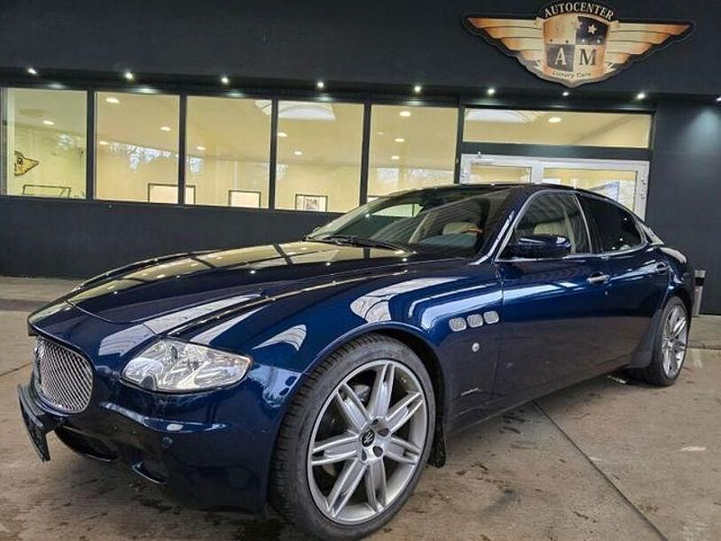 Dunkelblau metallic (metallic) Gebraucht 2009 Maserati Quattroporte GT Limousine | 29.950 € (Teuer) - Bild 1/4