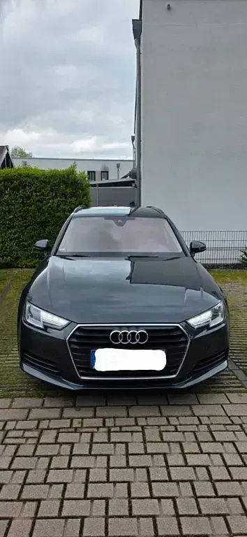 Używany Audi A4 Design 150 KM (110 kW) 2018 Szary Kombi