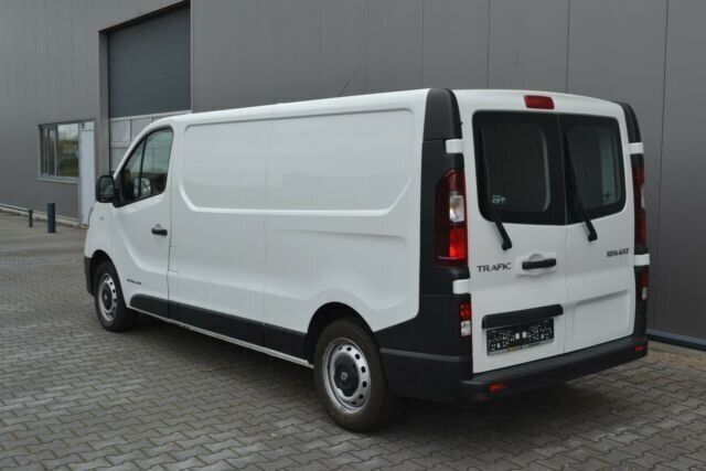 Gebraucht Renault Trafic Komfort 120 PS (88 kW) 2015 Weiß Van / Kleinbus