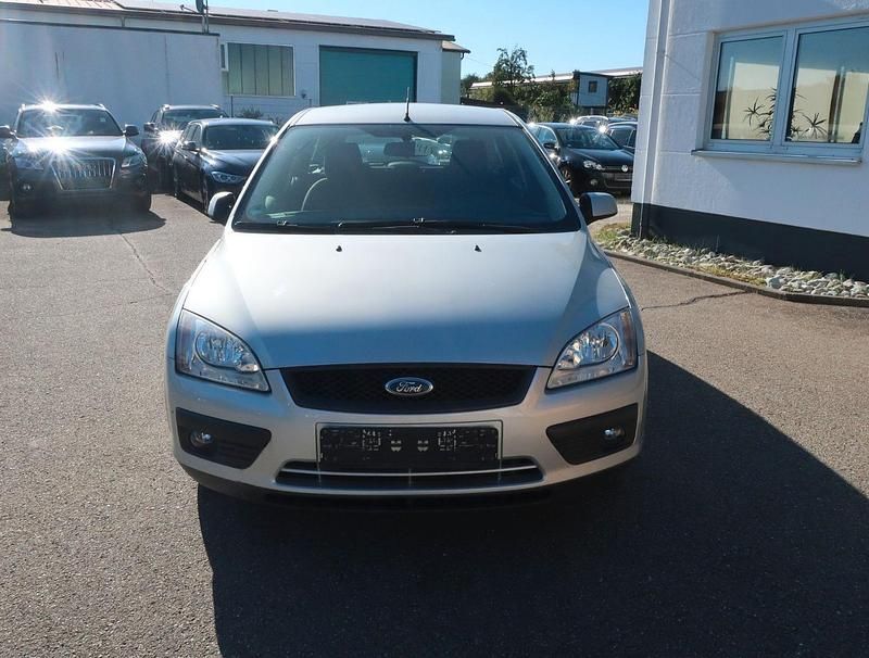 Silber Gebraucht 2008 Ford Focus Fun X Kombi | 1.200 € (Superpreis) - Bild 1/4