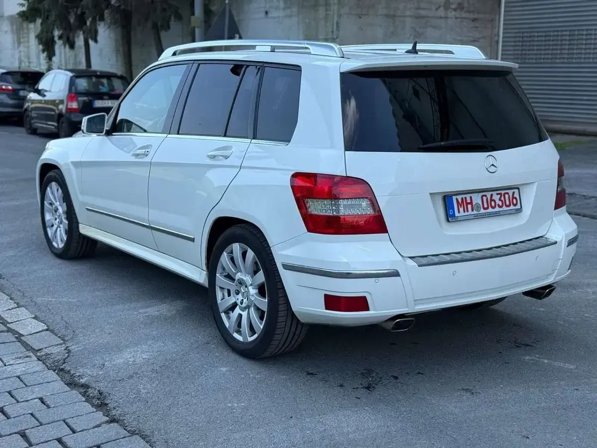 Gebraucht Mercedes GLK350 231 PS (169 kW) 2011 Calcitweiss/zirrusweiss SUV